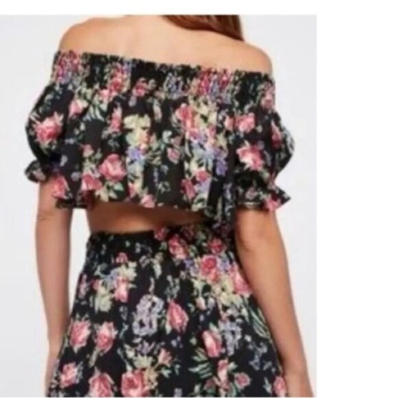 NWT FREE PEOPLE black floral off shoulder top - Picture 10 of 10